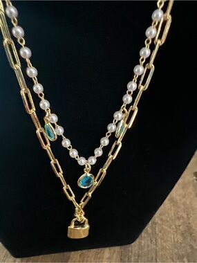 786. NWT PRETTY BIRD Tarnish-Proof Faux Pearl Gold Necklace w/Teardrops, Padlock